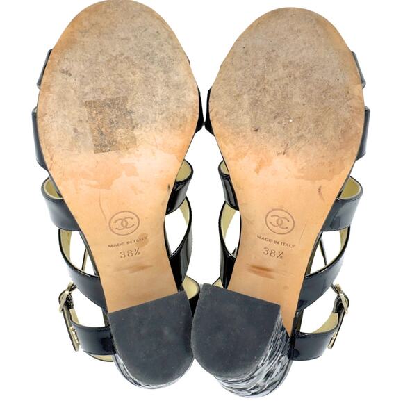 CHANEL Black and Gold Heels with Sculptural Design - Picture 10 of 11